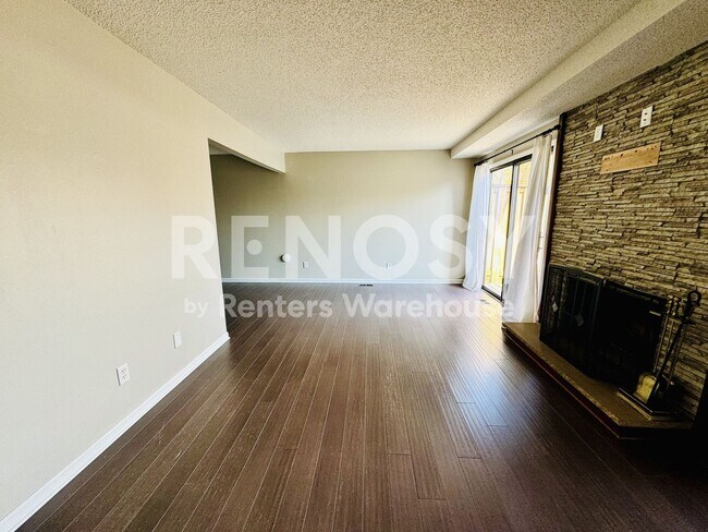 Building Photo - 1308 Landmark Trail S