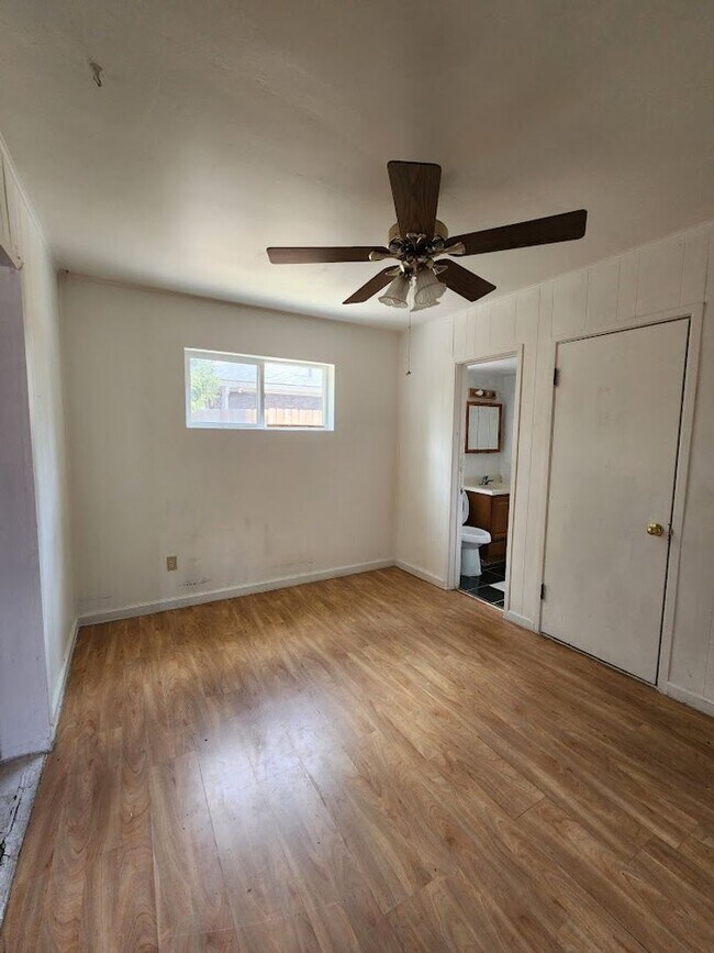 Building Photo - Long Realty & Property Management - 3 Bedr...