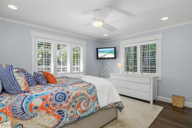 Building Photo - 549 7th Ave N