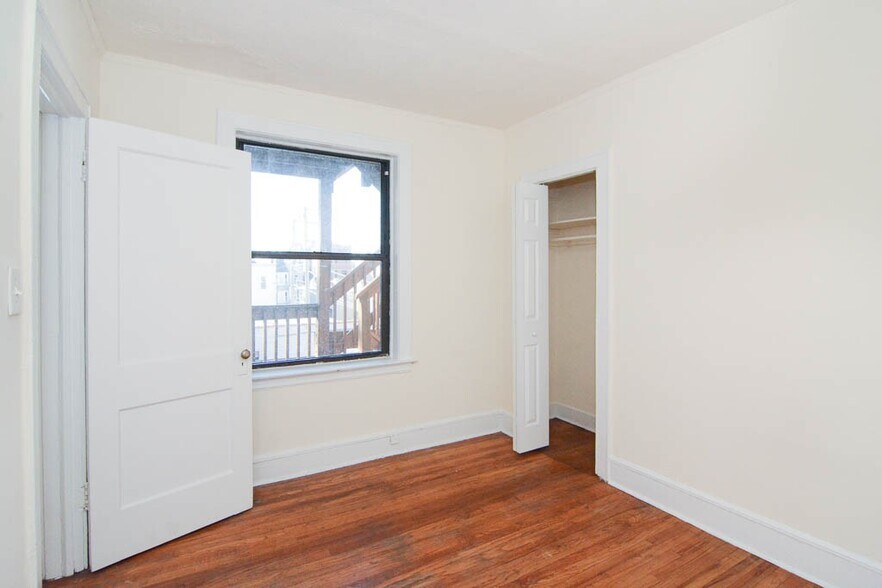 Building Photo - 2334 N Spaulding Ave