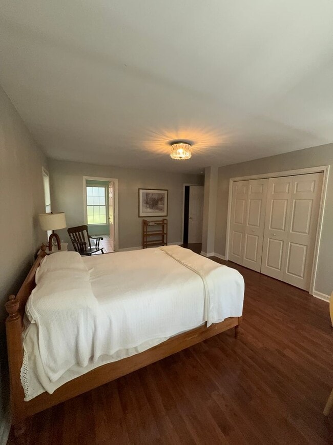 Building Photo - 408 Mitchell Ln