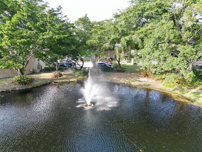 Building Photo - 741 E Coco Plum Cir