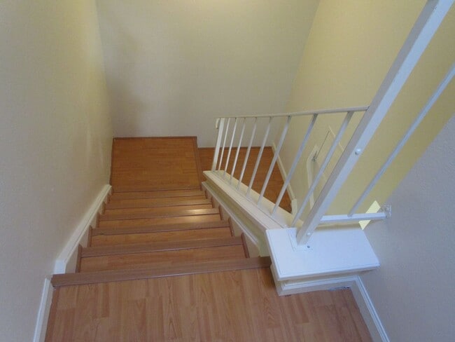 Building Photo - 812 Briarwood Ct