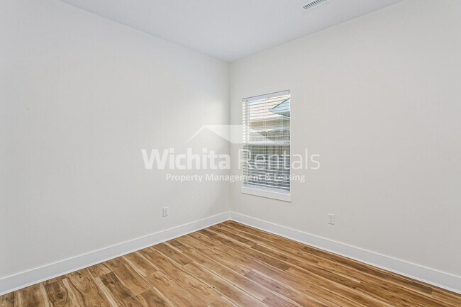 Building Photo - 1738-1738 S Hickory Creek St