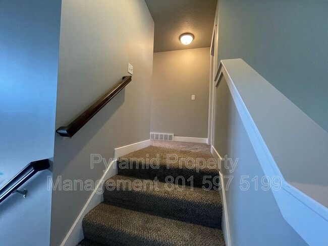 Building Photo - 9257 Ashbourne Dr