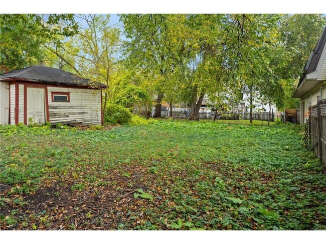 Building Photo - 361 8th Ave S