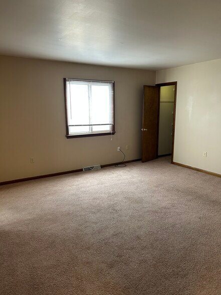 Building Photo - 126A E Main St