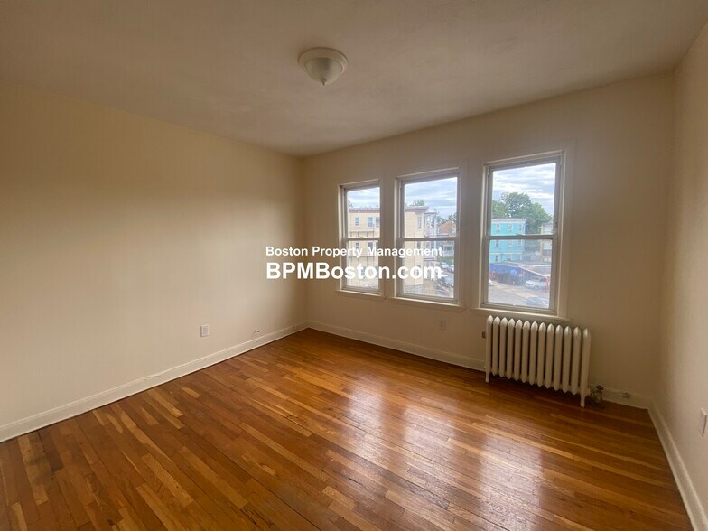 Building Photo - 130 Talbot Ave