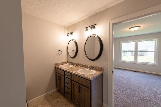 Building Photo - 5205 Pigeon Creek Ct