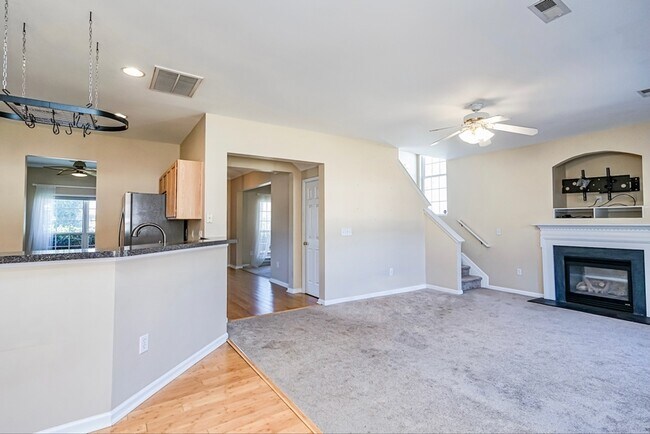 Building Photo - 545 Smoothstone Dr