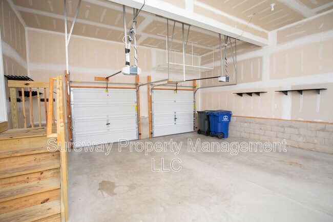 Building Photo - 1 Tweentown Cl