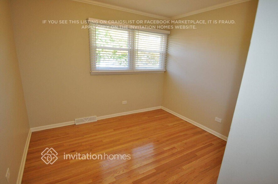 Building Photo - 7653 W 105th St