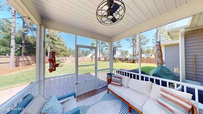 Building Photo - 604 Muscadine Ln