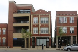 Building Photo - 2138 W Chicago Ave