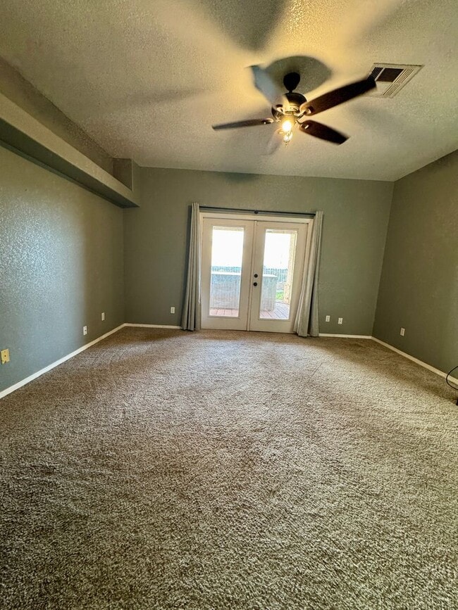 Building Photo - Beautiful golf course retreat