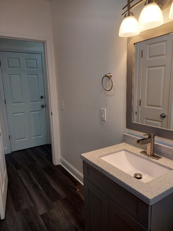 Building Photo - 2065 Beechmont Ave