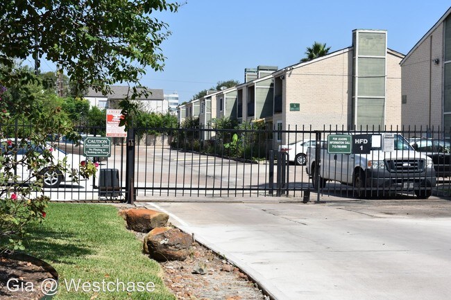 Building Photo - 1 br, 1 bath Apartment - 10010 West Park Dr.