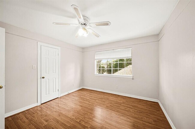 Building Photo - 4907 Canterbury Ln