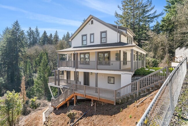 Building Photo - Freshly Remodeled Stunner Perched on the H...