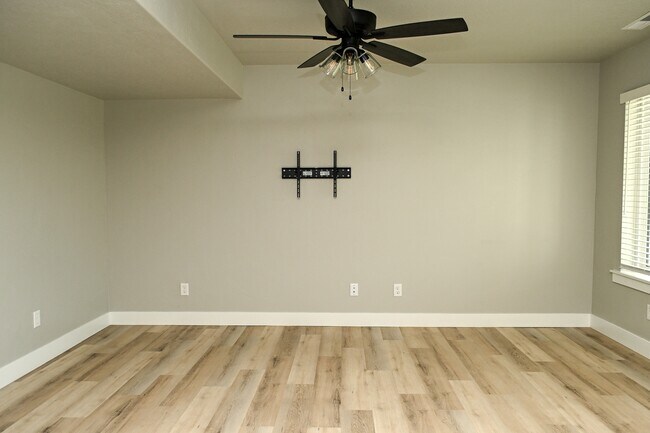 Building Photo - 2221 S 1180 W
