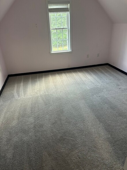 Building Photo - 15731Pypers Pointe Dr