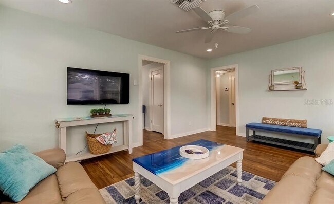 Building Photo - 1226 Sedeeva Cir S