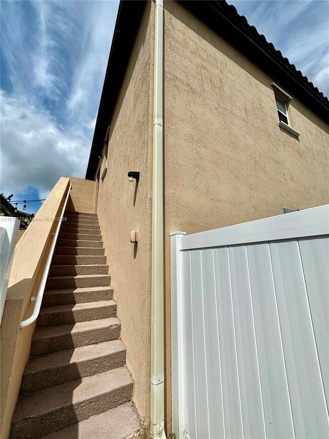 Primary Photo - 9575 SW 171st Pl