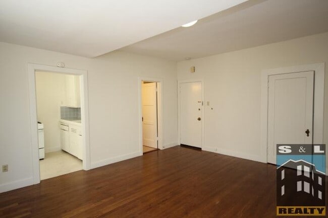 Building Photo - bedroom in San Francisco CA 94115