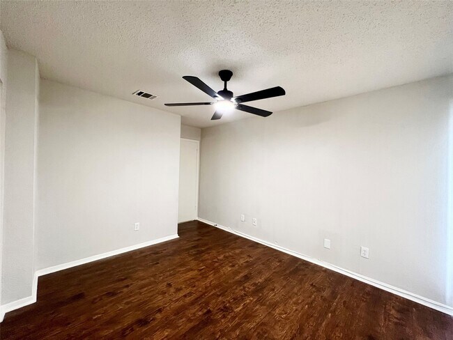 Building Photo - 9317 Pagewood Ln