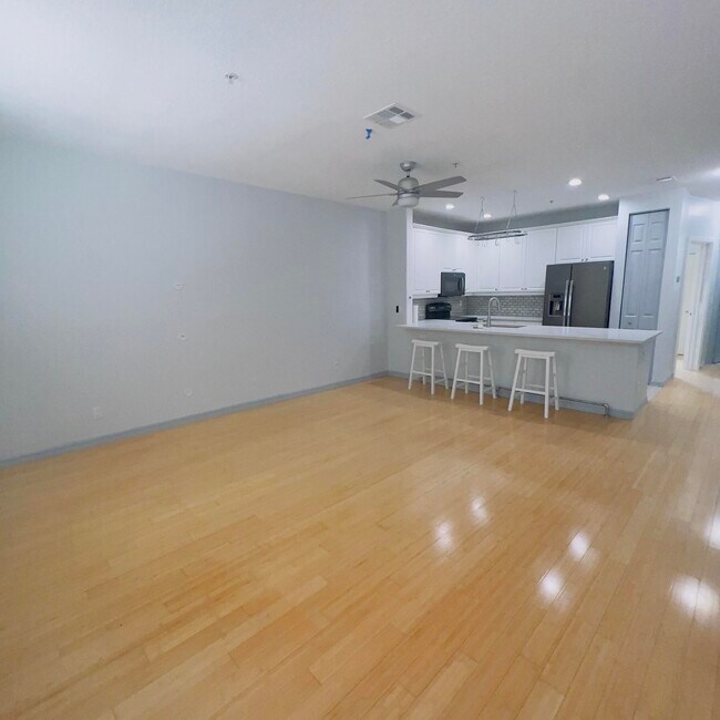 Building Photo - 4316 Main St