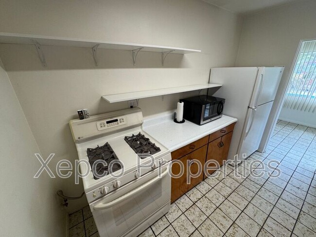 Building Photo - 430 Avenida Ortega