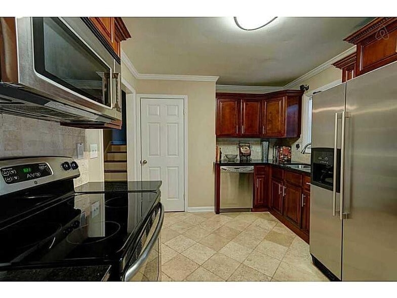 Building Photo - 1283 June Dr