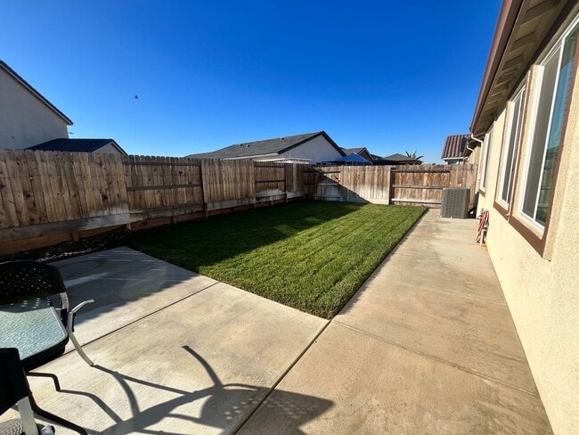Building Photo - Beautiful 3 Bedroom 2 Bath Home for Rent -...