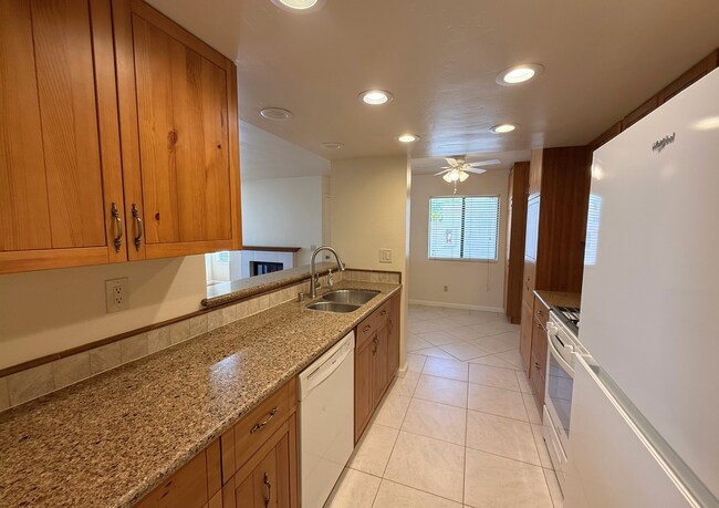 Building Photo - 9392 Twin Trails Dr