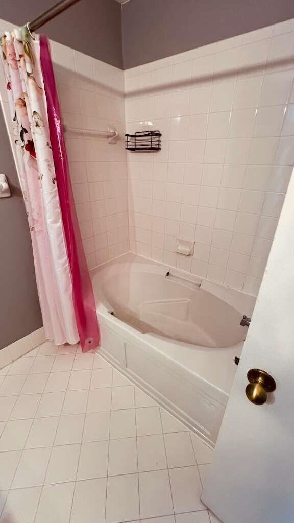 Building Photo - 4735 SW 14th St