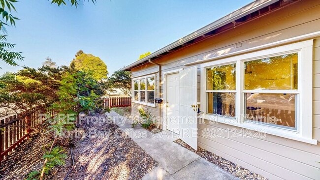 Building Photo - 1430 Sonoma Ave