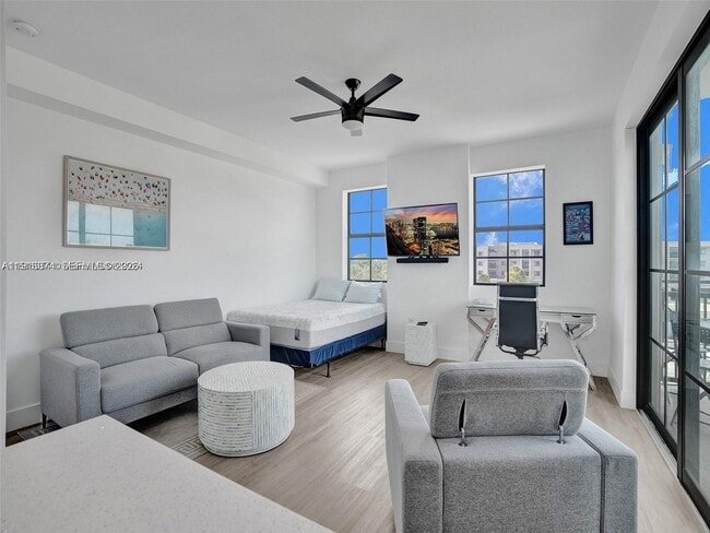 Building Photo - 4100 SW 64th Ave