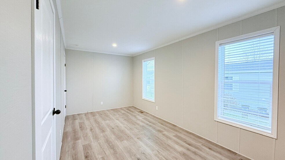 Building Photo - 29647 Erie Ct