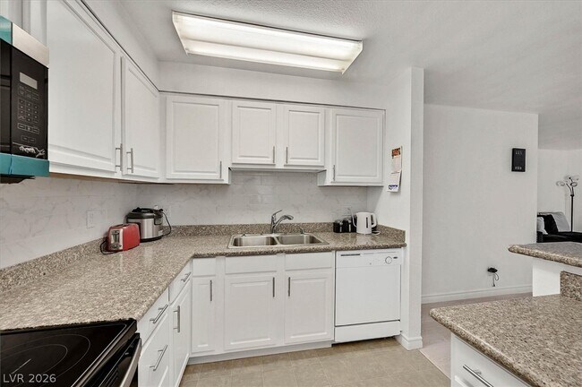 Building Photo - 5493 Indian River Dr