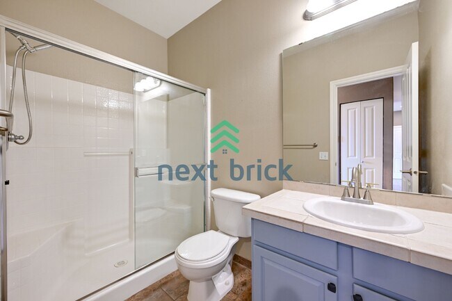 Building Photo - Beautiful 4 beds and 3 baths Modern Home Ready for Rent!