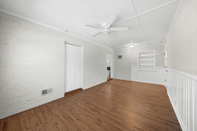 Building Photo - 409 Granade St