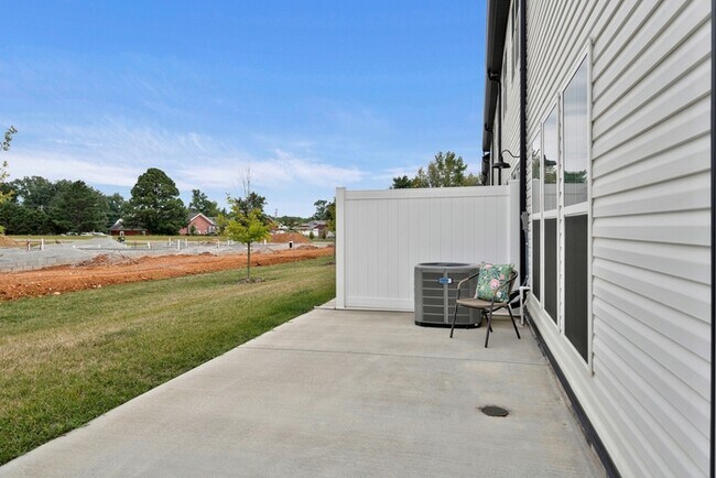 Building Photo - Unit #31 (166 Sango Rd)