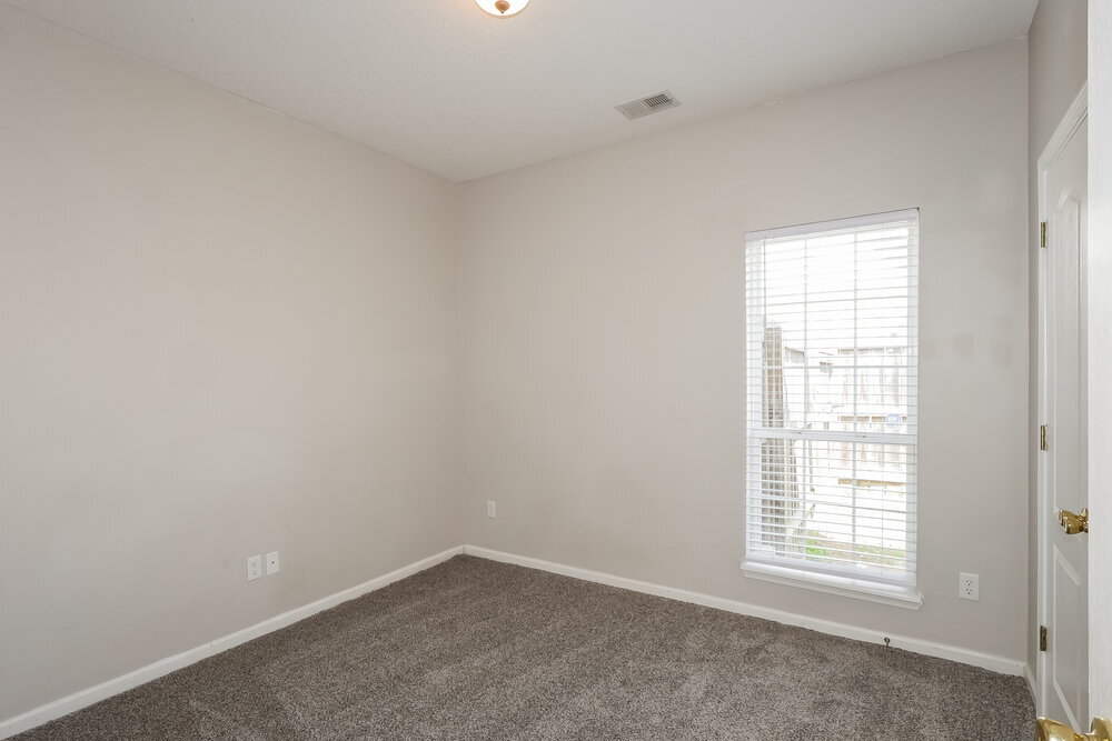 Building Photo - 8426 Linda Shore Cove