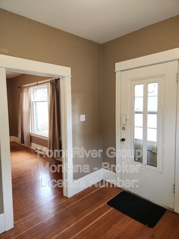 Building Photo - 529 Brooks St