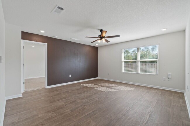 Building Photo - 1047 Limpkin St