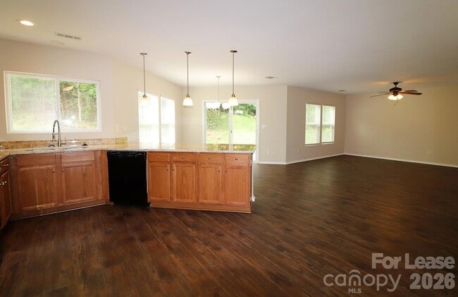 Building Photo - 13011 Lake Erie Ln