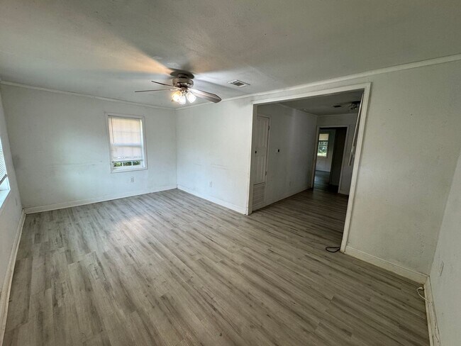 Building Photo - Beautiful 4 Bedroom Home in North Shreveport