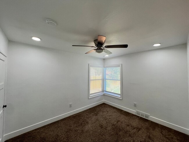 Building Photo - Remodeled Home in Old SW near Reno High