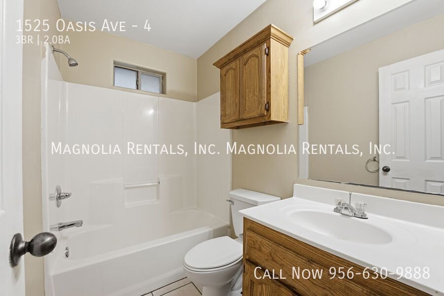 Building Photo - 1525 Oasis Dr