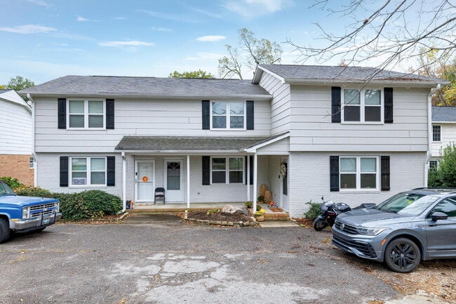 Primary Photo - 228 Waldo St